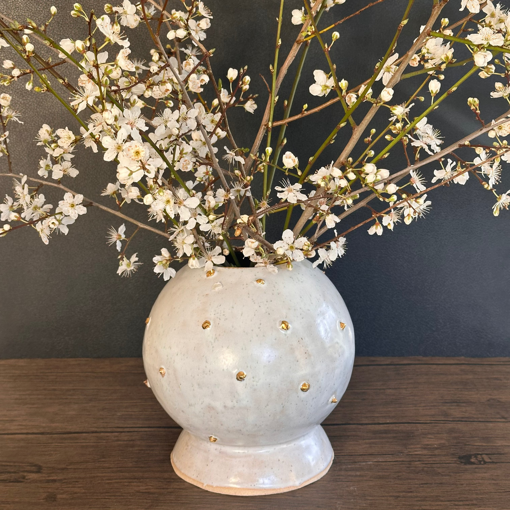 Round Hobnail Vase