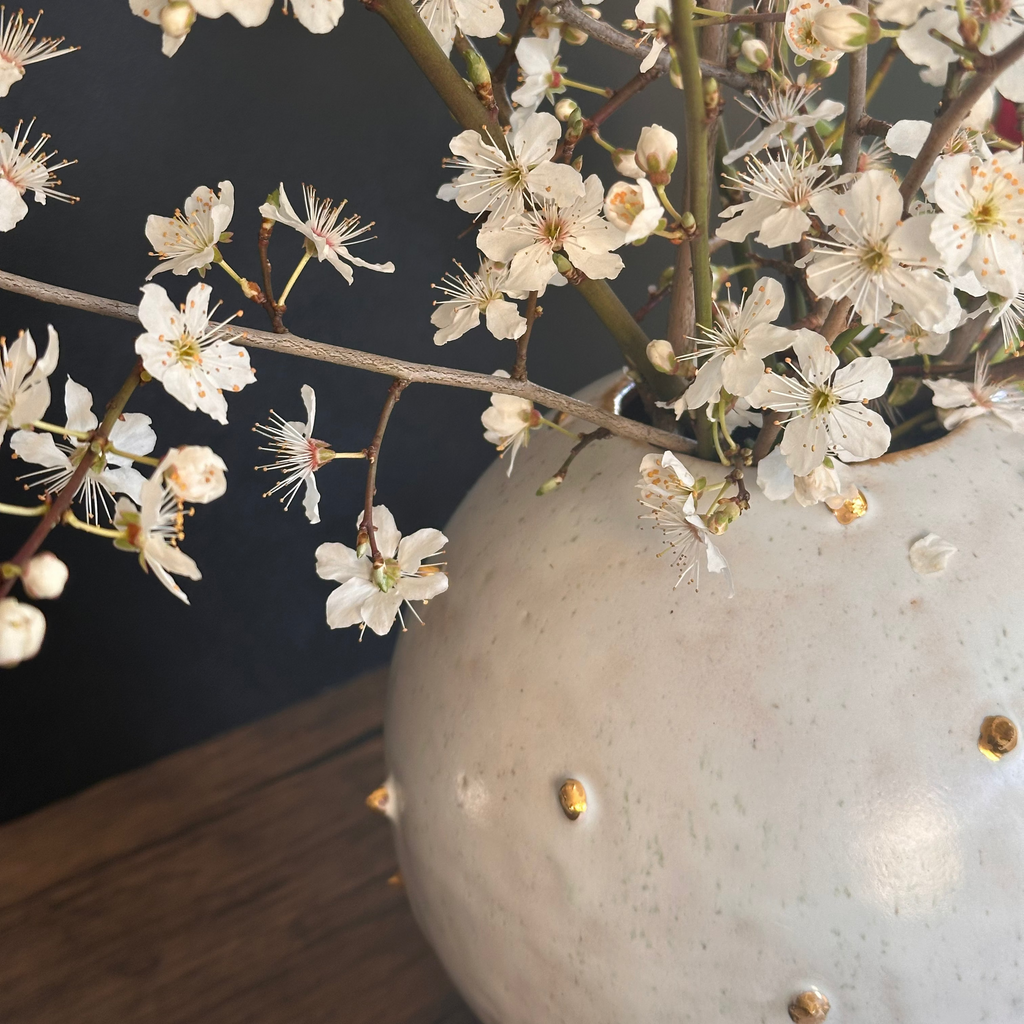 Round Hobnail Vase